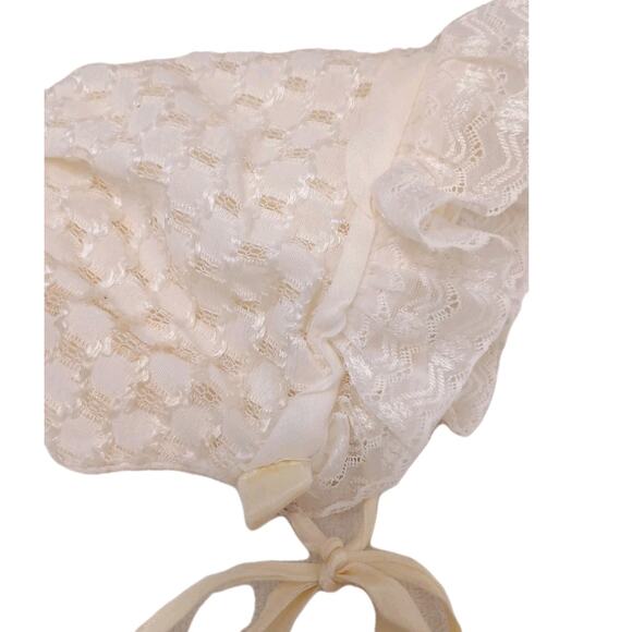 Antique Baby Bonnet Size Small Ivory Ruffled Lace Light Yellow Infant 0-2 Months - Picture 1 of 16